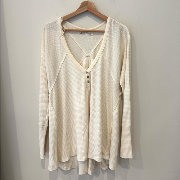 We The Free Citrine Ivory Knit Raw edge boho V-Neck Top M Oversized and relaxed - Picture 5 of 16